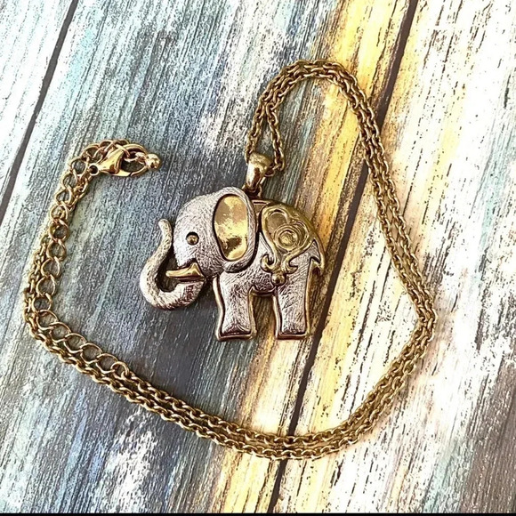 Vintage Silver & Gold Tone Elephant Pendant Necklace 21” Chain - Picture 2 of 5